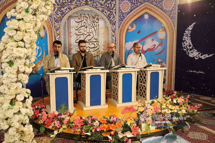 جزءخوانی قرآن کریم در مسجد جامع سنندج