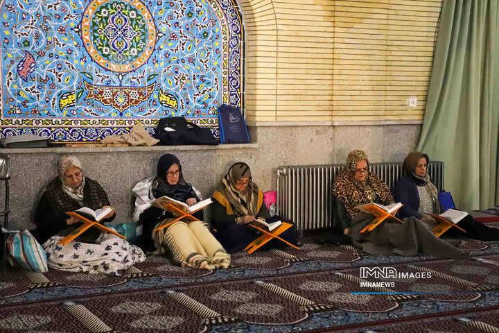 جزءخوانی قرآن کریم در مسجد جامع سنندج