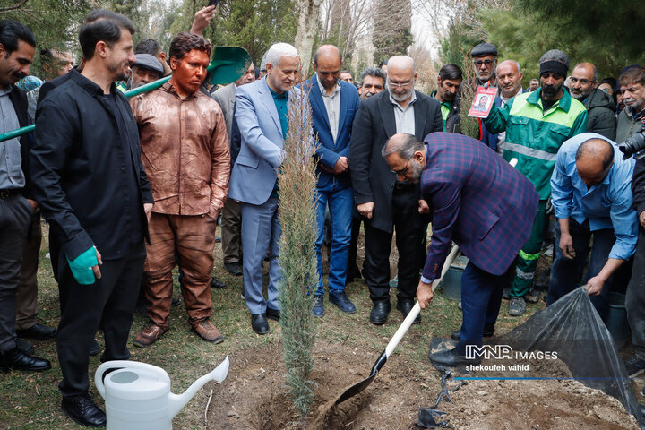 آیین احیا و ترویج سنت حسنه درختکاری در اصفهان