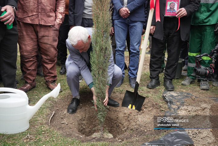 آیین احیا و ترویج سنت حسنه درختکاری در اصفهان
