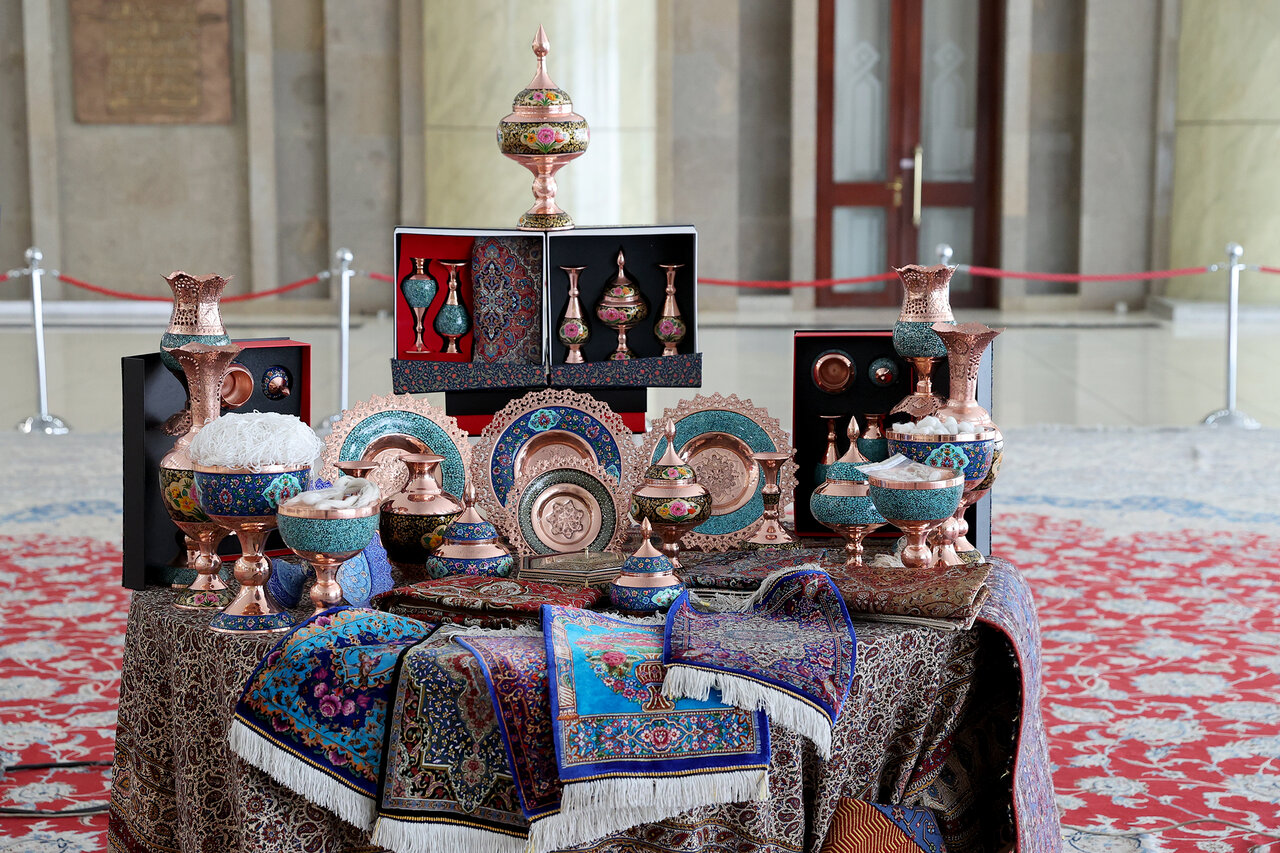 هنر دستان ایرانی؛ چگونه میتوان صنایع دستی را به بازارهای جهانی معرفی کرد؟