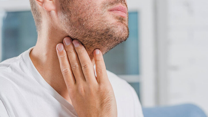 گلودرد تیغی چیست و چه علائمی دارد؟ | گلودرد تیغی علامت ابتلا به کرونا است؟