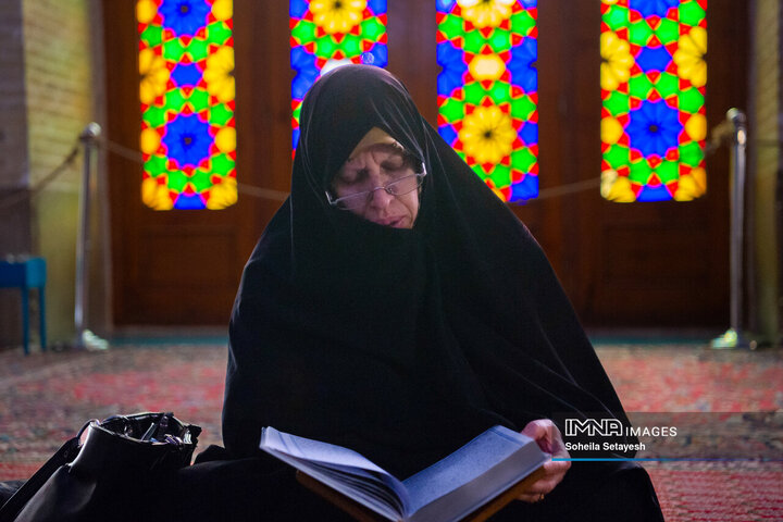 مراسم جزءخوانی و تفسیر قرآن کریم در مسجد نصیرالملک شیراز