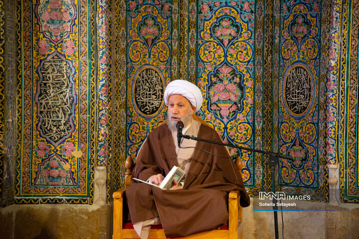 مراسم جزءخوانی و تفسیر قرآن کریم در مسجد نصیرالملک شیراز