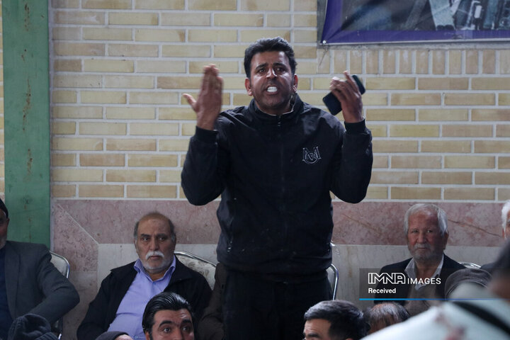 دیدار استاندار اصفهان با کشاورزان شرق استان