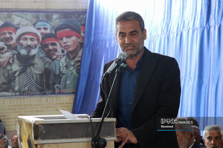 دیدار استاندار اصفهان با کشاورزان شرق استان