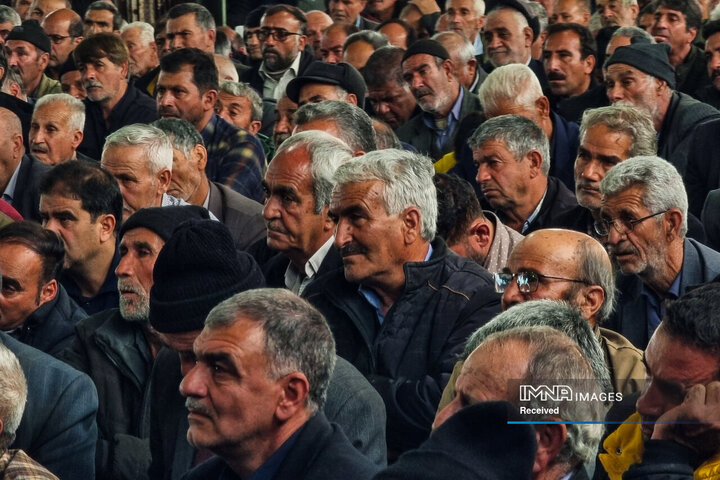 دیدار استاندار اصفهان با کشاورزان شرق استان