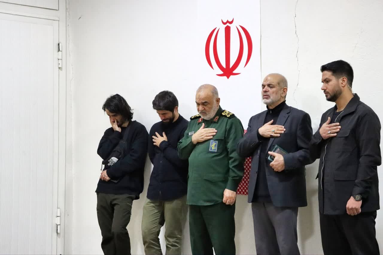 پدر شهیدی که از قافله شهدا جا نماند