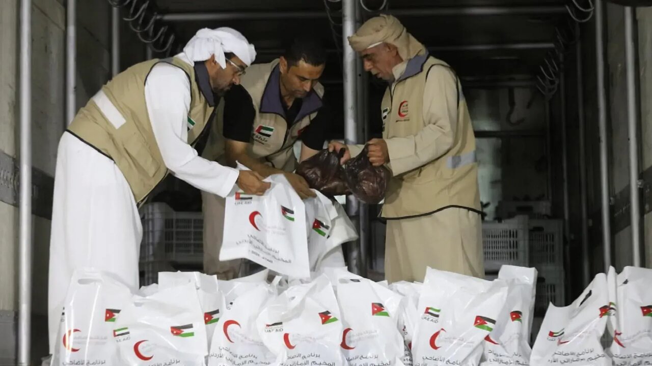 یمن میزبان بزرگترین سفره افطار چهار هزار نفری