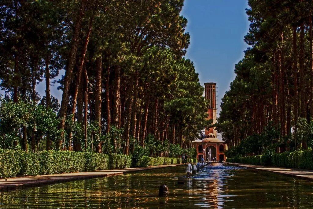 با فناوری، یزد را هوشمندانه بگردید