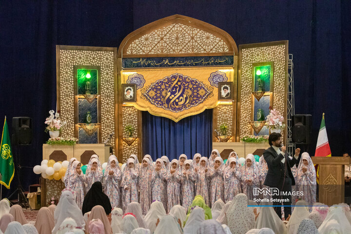 جشن روزه اولی‌ها در حرم مطهر حضرت شاهچراغ(ع)