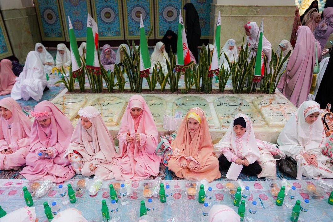 جشن تکلیف دختران در هیئت میثم مطیعی+عکس