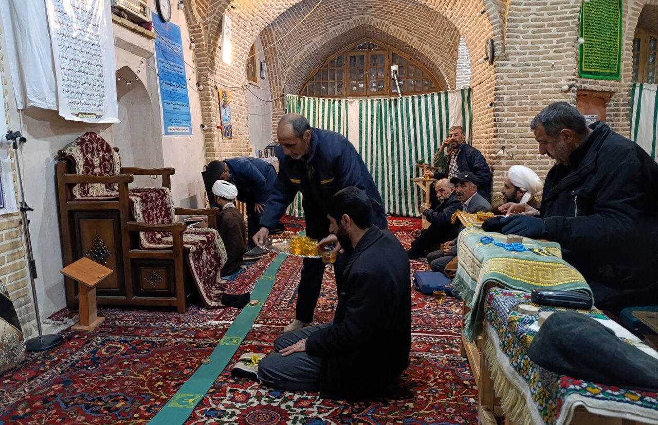 روایت یک شب رمضان در قدیمیترین مسجد شهرکرد