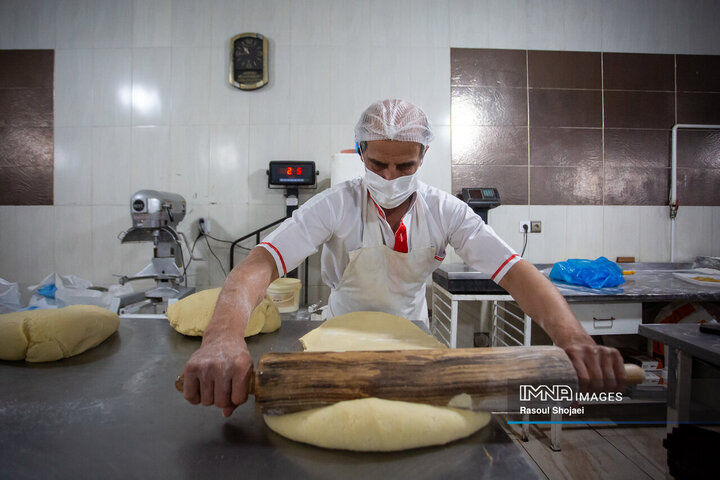 زولبیا بامیه، شیرینی ماه مهمانی خدا