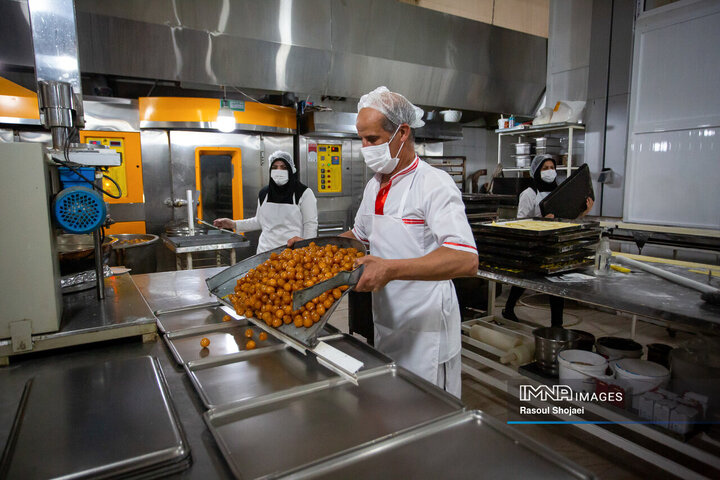 زولبیا بامیه، شیرینی ماه مهمانی خدا