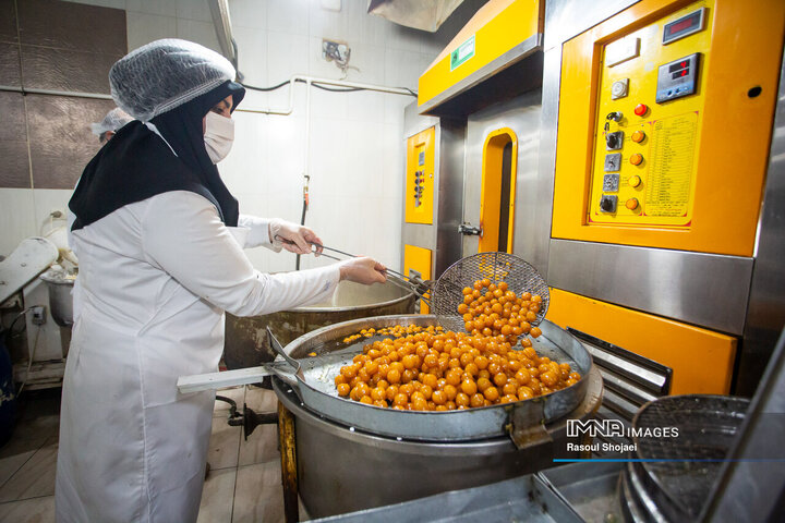 زولبیا بامیه، شیرینی ماه مهمانی خدا