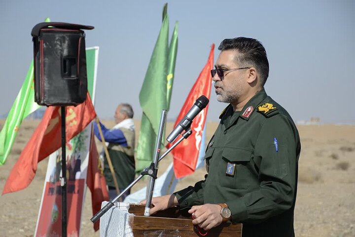 هر نهال با نام شهدا پلاک‌گذاری و کاشت شود