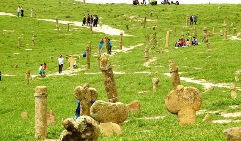 سفر به گلستان، قدم در دالان تاریخ