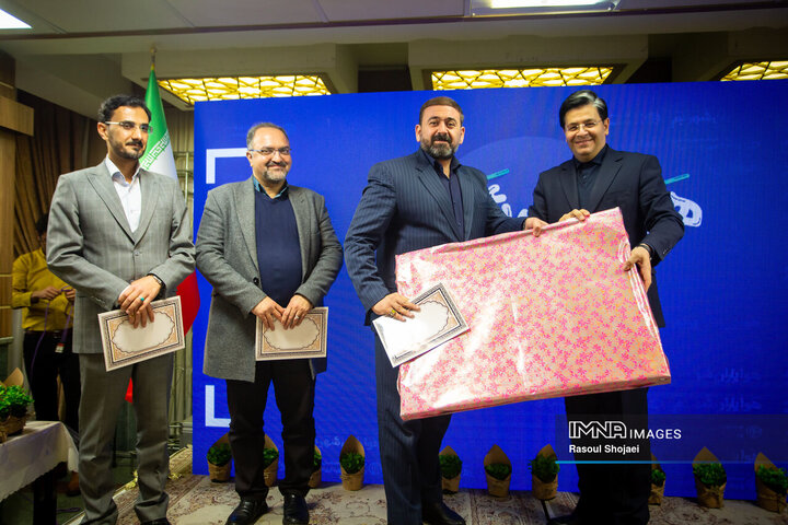 آیین تقدیر از فعالان حوزه حمل‌و‌نقل و ترافیک شهرداری اصفهان