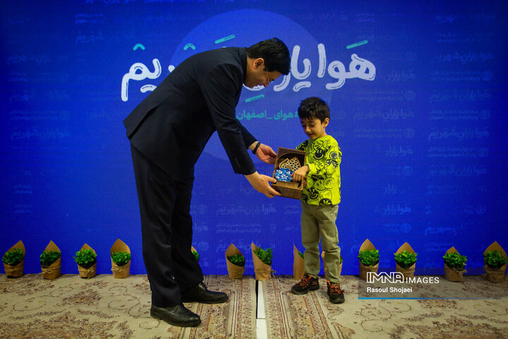 آیین تقدیر از فعالان حوزه حمل‌و‌نقل و ترافیک شهرداری اصفهان