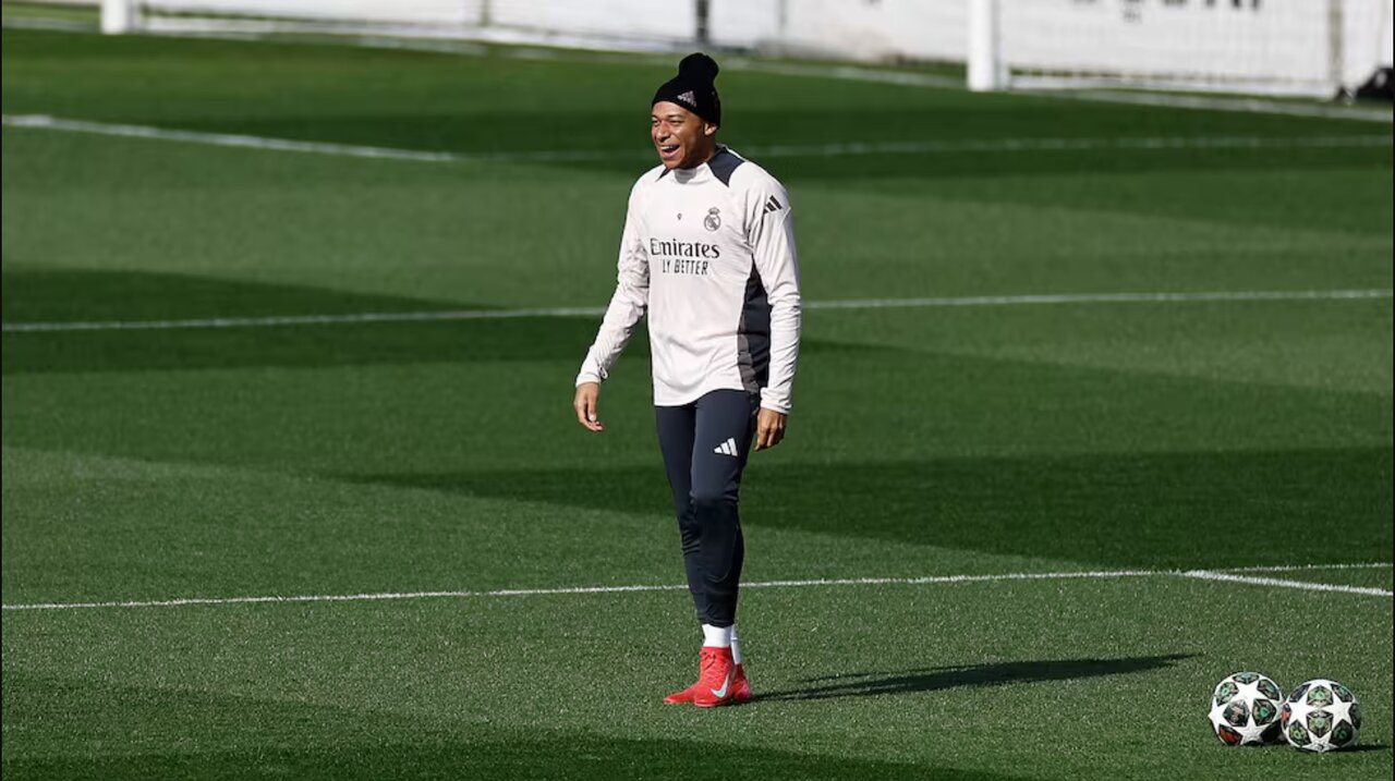 امباپه مقابل اتلتیکو مادرید بازی میکند