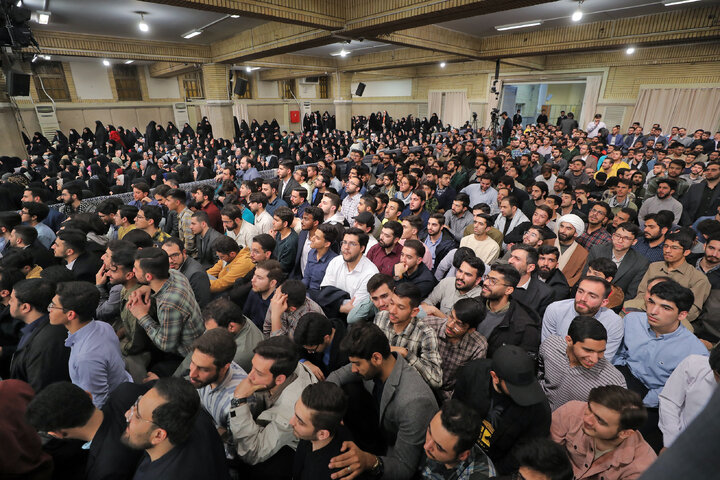 دیدار رمضانی دانشجویان با رهبر معظم انقلاب