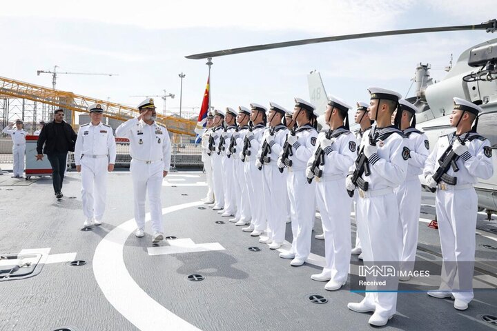 نیروی دریایی ارتش آماده دفاع همه جانبه از منافع ایران است