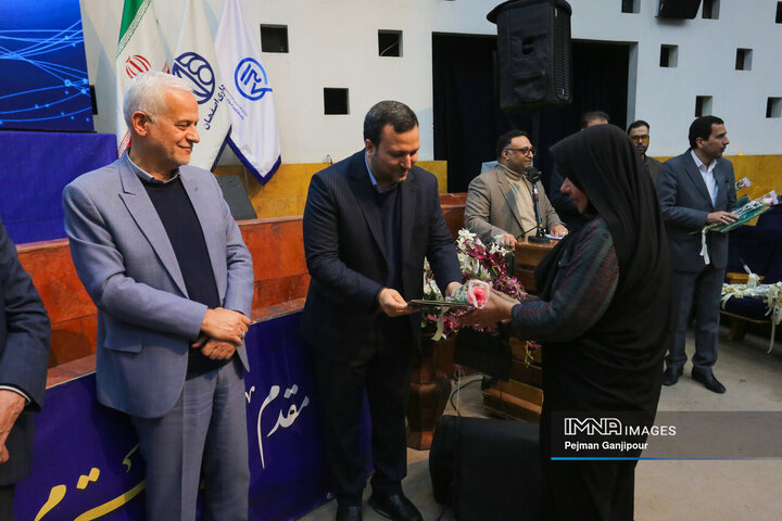 آیین رونمایی از ۲۰ پروژه جدید سامانه پاسخگویی ۱۳۷ اصفهان