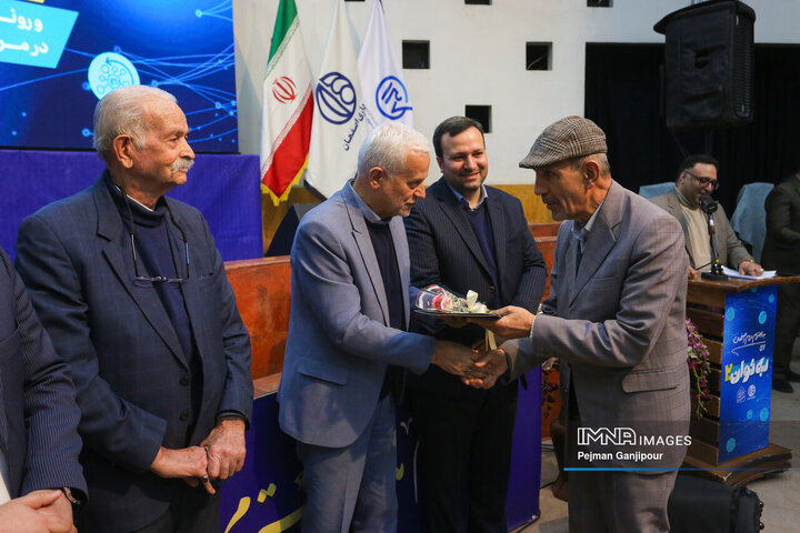 آیین رونمایی از ۲۰ پروژه جدید سامانه پاسخگویی ۱۳۷ اصفهان