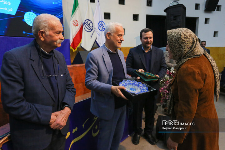 آیین رونمایی از ۲۰ پروژه جدید سامانه پاسخگویی ۱۳۷ اصفهان