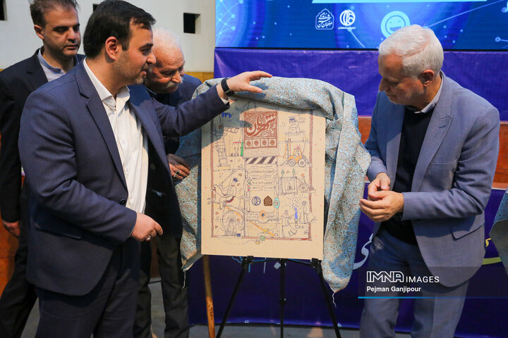 آیین رونمایی از ۲۰ پروژه جدید برای ارتقای سامانه پاسخگویی ۱۳۷ اصفهان برگزار شد