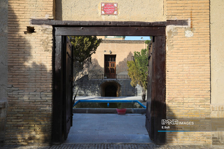 عمارت کلاه فرنگی اراک