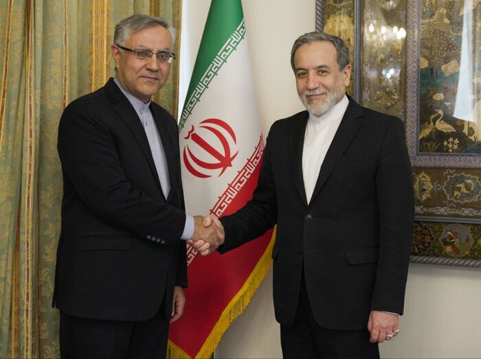 سفیر جدید ایران در انگلیس با وزیر امور خارجه دیدار کرد