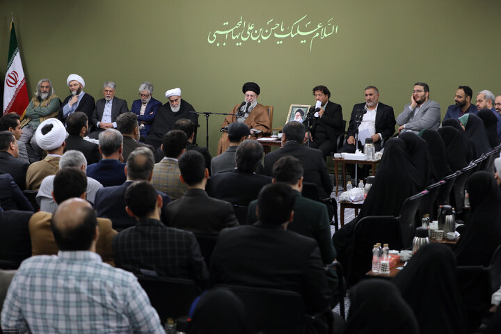 دیدار شاعران و اهالی فرهنگ و ادب فارسی با رهبر انقلاب