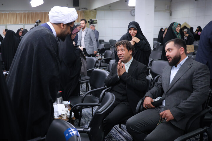 دیدار شاعران و اهالی فرهنگ و ادب فارسی با رهبر انقلاب