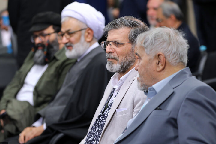 دیدار شاعران و اهالی فرهنگ و ادب فارسی با رهبر انقلاب