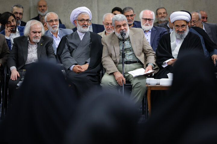 دیدار شاعران و اهالی فرهنگ و ادب فارسی با رهبر انقلاب