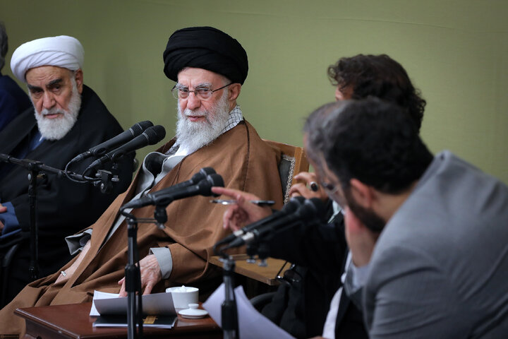 دیدار شاعران و اهالی فرهنگ و ادب فارسی با رهبر انقلاب