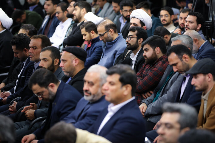 دیدار شاعران و اهالی فرهنگ و ادب فارسی با رهبر انقلاب