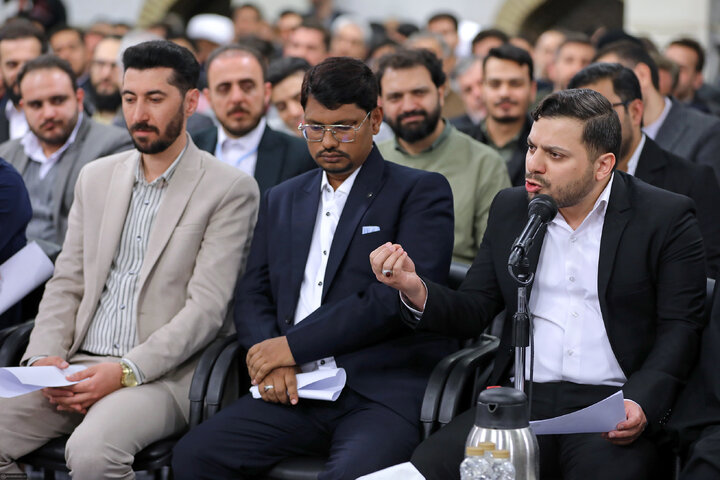 دیدار شاعران و اهالی فرهنگ و ادب فارسی با رهبر انقلاب