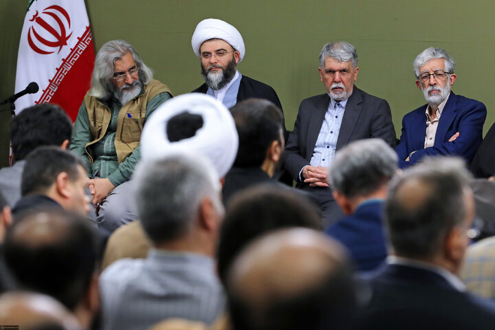 دیدار شاعران و اهالی فرهنگ و ادب فارسی با رهبر انقلاب