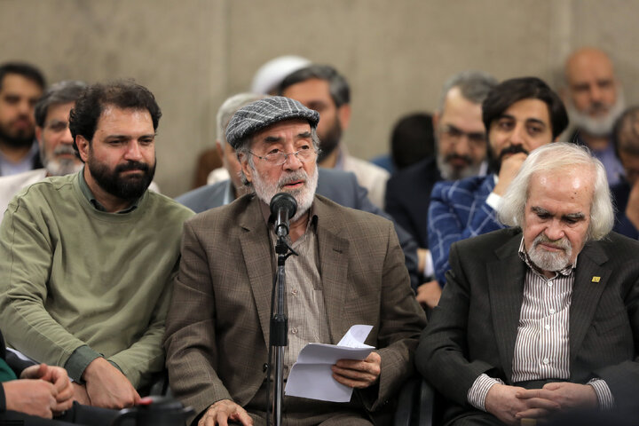 دیدار شاعران و اهالی فرهنگ و ادب فارسی با رهبر انقلاب