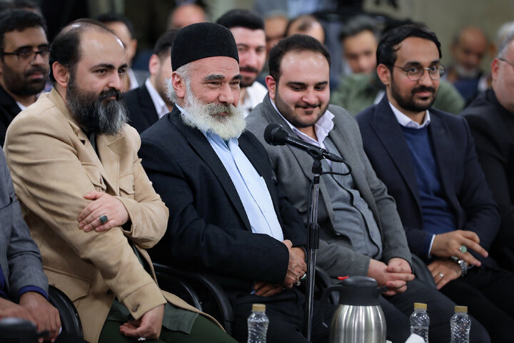 دیدار شاعران و اهالی فرهنگ و ادب فارسی با رهبر انقلاب