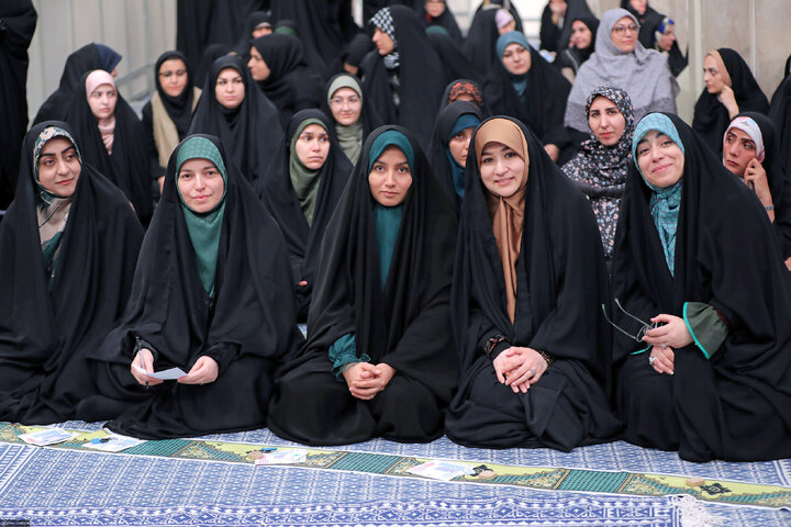 دیدار شاعران و اهالی فرهنگ و ادب فارسی با رهبر انقلاب