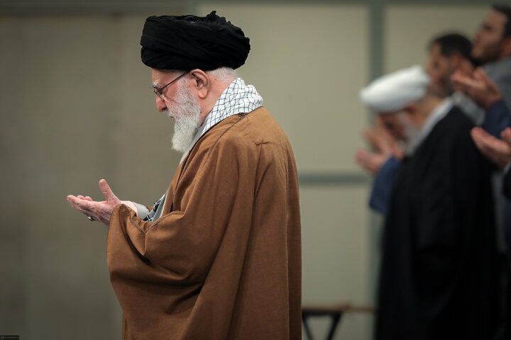 دیدار شاعران و اهالی فرهنگ و ادب فارسی با رهبر انقلاب