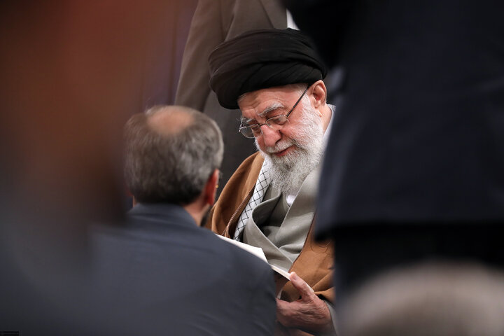 دیدار شاعران و اهالی فرهنگ و ادب فارسی با رهبر انقلاب