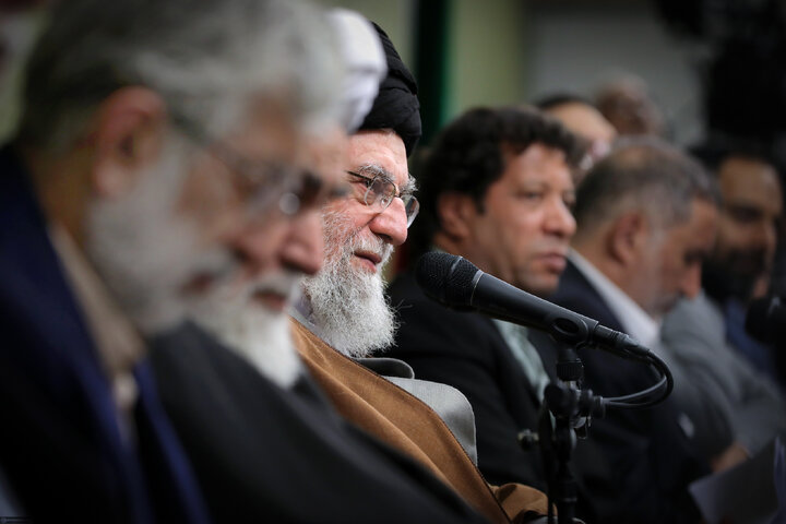 دیدار شاعران و اهالی فرهنگ و ادب فارسی با رهبر انقلاب