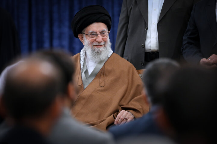 دیدار شاعران و اهالی فرهنگ و ادب فارسی با رهبر انقلاب