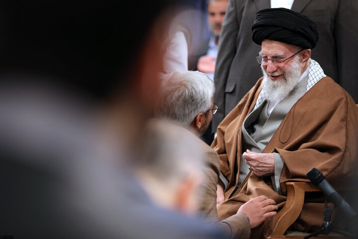 دیدار شاعران و اهالی فرهنگ و ادب فارسی با رهبر انقلاب