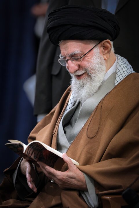 دیدار شاعران و اهالی فرهنگ و ادب فارسی با رهبر انقلاب